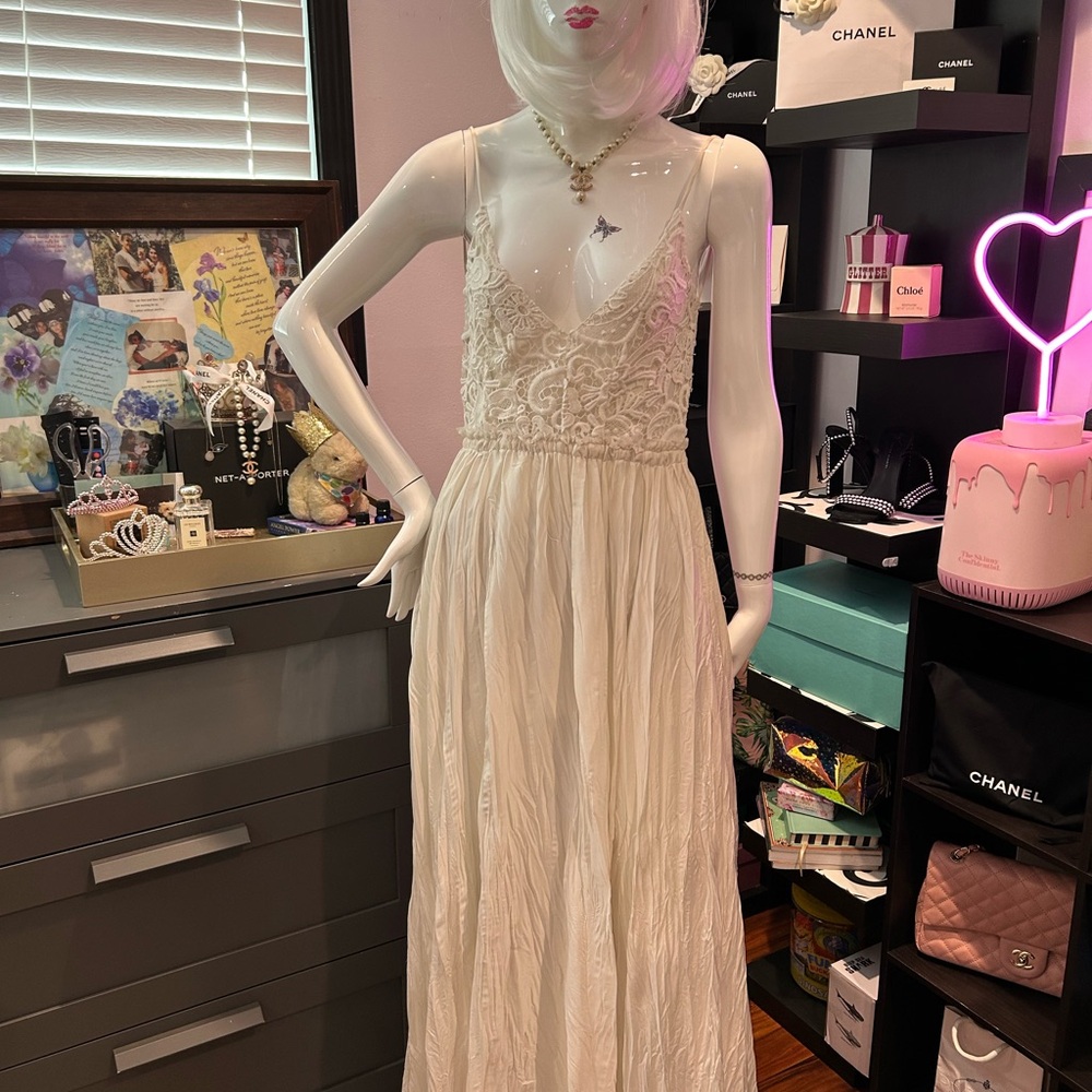 Olivaceous Cream Lace Maxi Dress